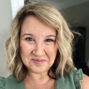 Meet your Posher, Lori